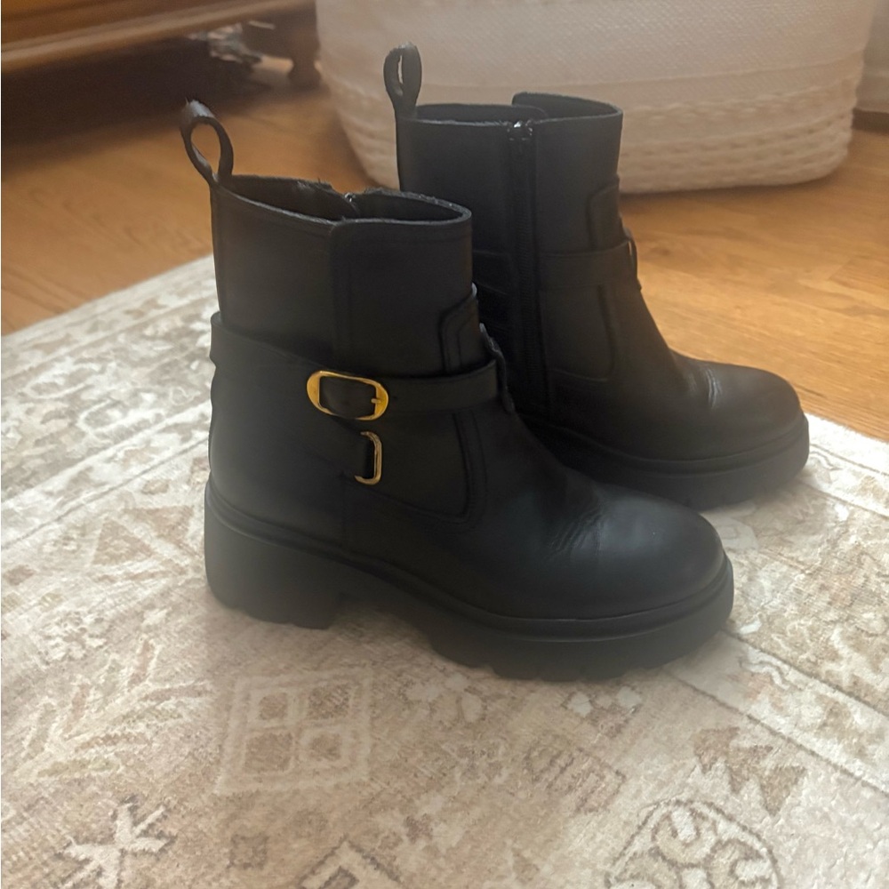 Black Steve Madden boot
